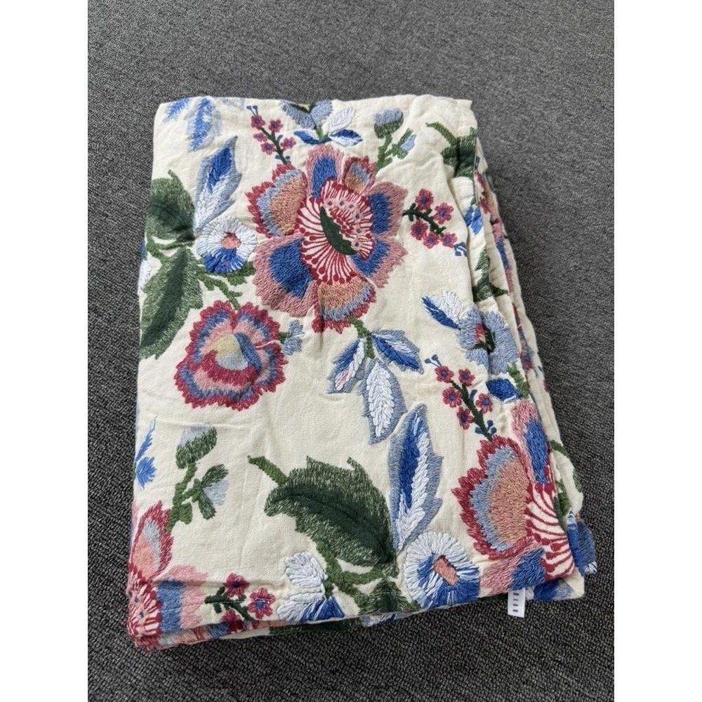 Pottery Barn Maddie Oversized Embroidered Floral Table Throw Linen Blend 70"x50"